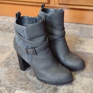 Juicy Couture heeled boot size 8.5